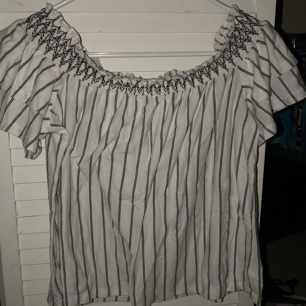 Amerian Eagle off the shoulder